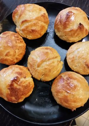 A picture of Rhodes butter sweet rolls.