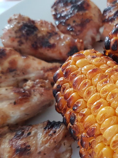 Una foto de Alitas de pollo con cerveza a la parrilla (barbacoa)