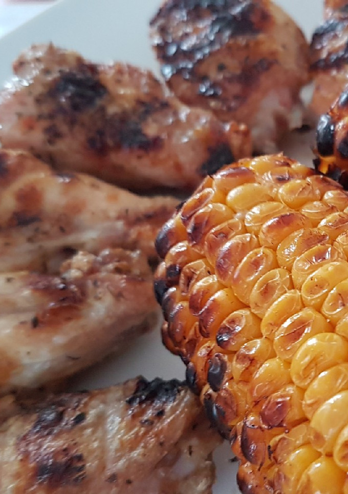 Una foto de Alitas de pollo con cerveza a la parrilla (barbacoa)