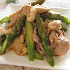 A picture of Pork and Asparagus Tossed in Egg Yolk and Soy Sauce.