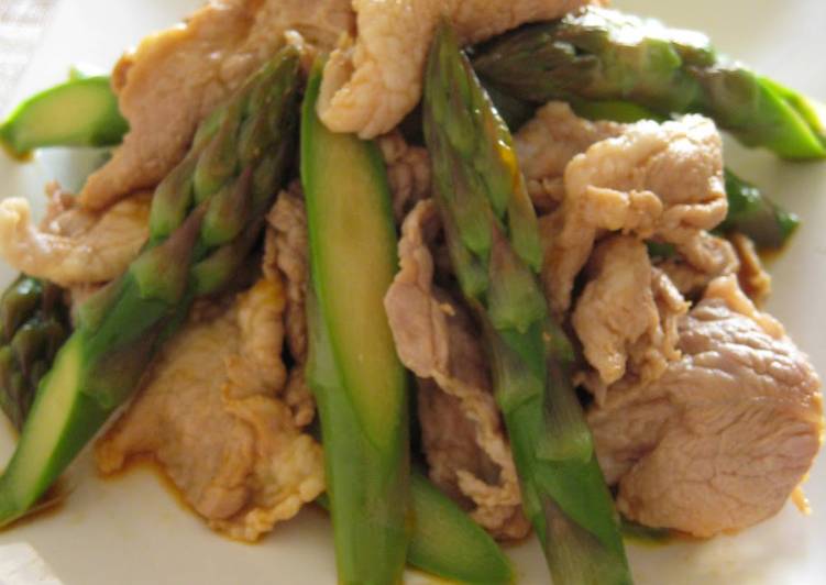Simple Way to Make Super Quick Homemade Pork and Asparagus Tossed in Egg Yolk and Soy Sauce