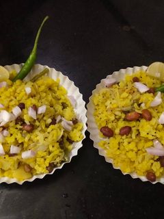 स्टीम आलू पोहा (Steam Aloo Poha recipe in Hindi) रेसिपी मुख्य फोटो
