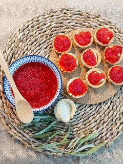 Foto principal de Canapés con confitura 🥣 de pimientos rojos🌶️ en Mambo Cecotec