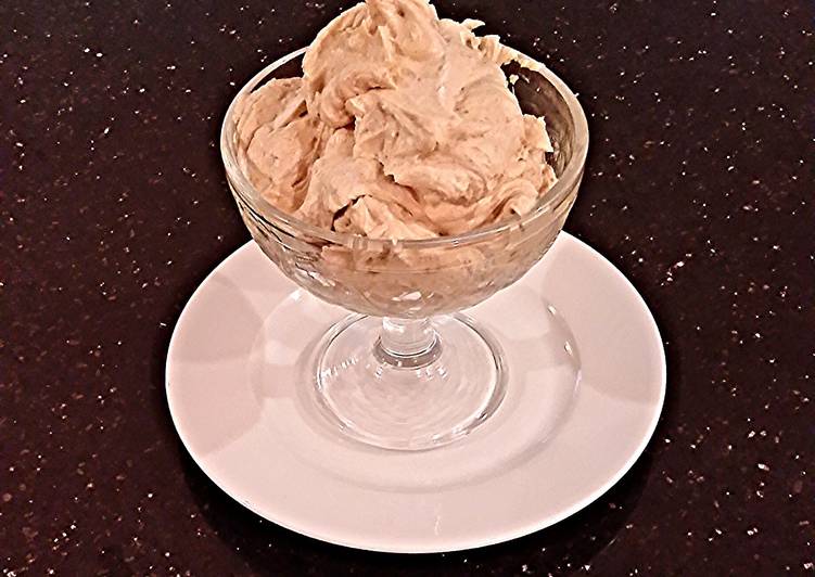 Simple Way to Prepare Perfect Peanut Butter Whipped Cream