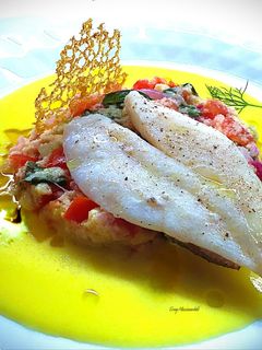 Foto di Filetto di San Pietro con panzanella e frullato di datterini