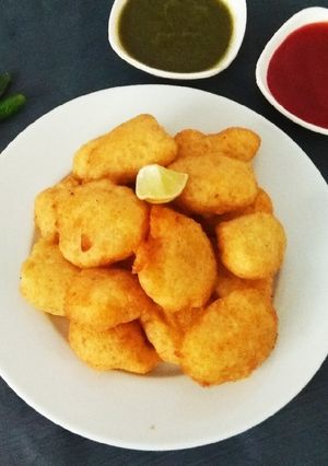 A picture of Moong Dal Pakoras.