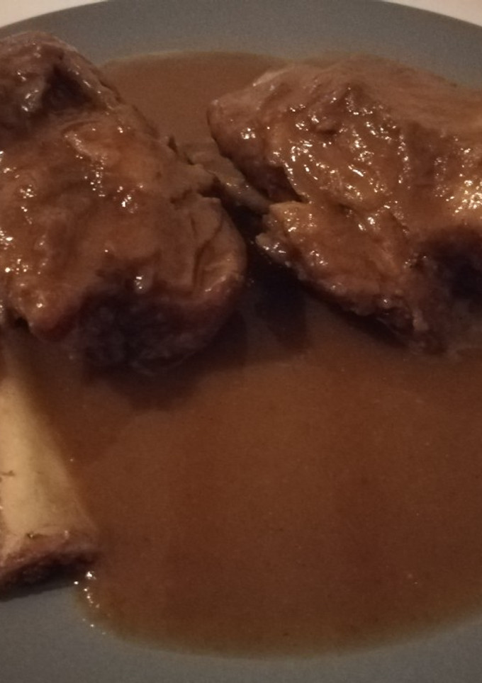 Una foto de Codillo de cerdo en salsa
