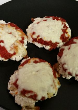 A picture of Ham Snack Pizzas.