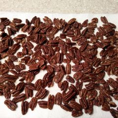 A picture of Creole Roasted Pecans.