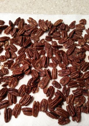A picture of Creole Roasted Pecans.
