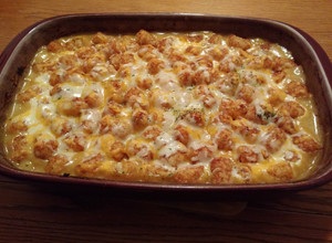 A picture of Cheesy Tater Tot Hotdish.