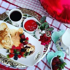 A picture of Nutella pancakes.