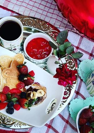 A picture of Nutella pancakes.
