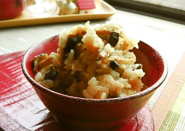 Simple Way to Make Quick Mixed Rice with Autumn Shimeji Mushroom and Aburaage