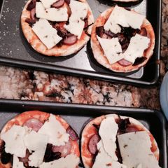 A picture of Chipotle Pork Taco Mini Pizza.