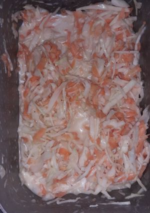 A picture of Coleslaw salad.