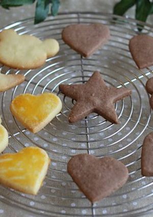 A picture of Crispy and Delicious Cut-Out Cookies.