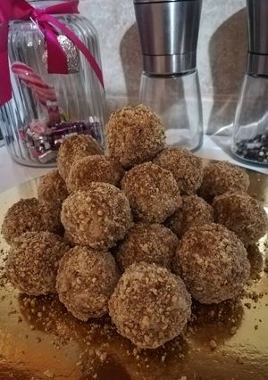 Almáspite-golyó cukormentesen recept fotója