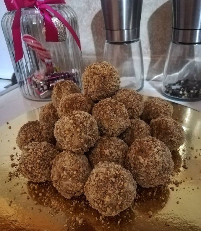 Almáspite-golyó cukormentesen recept fotója