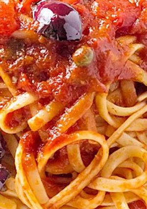 A picture of Spaghetti alla Puttanesca.