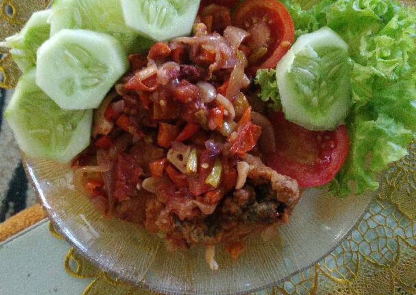 Ayam geprek pedas ala bunda wieta