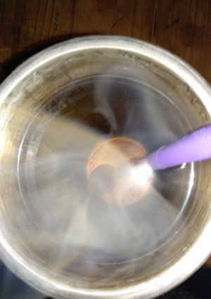 Una foto de Infusión caliente con licor de kiwie🦋🌺🌸