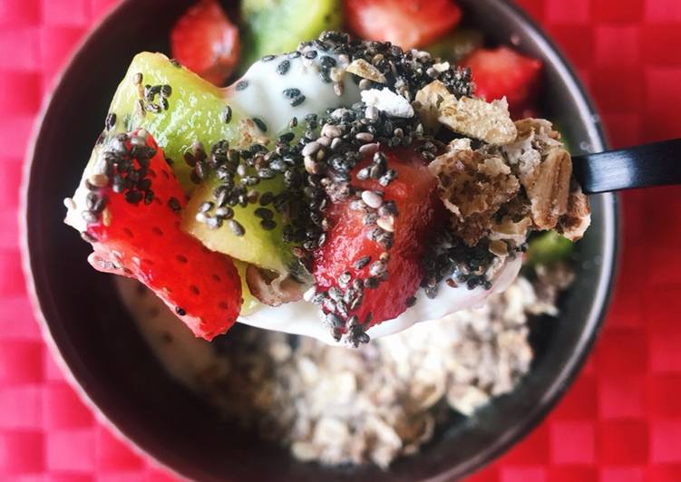 Yogur desayuno fresa y kiwi