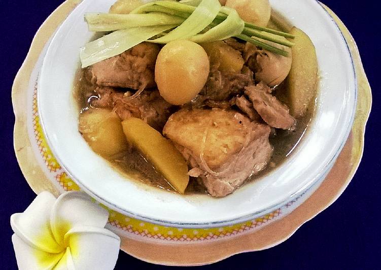 Resep Semur Tahu (isi telur puyuh, kentang, ayam dan soun) oleh Diana Endri Rosisca - Cookpad