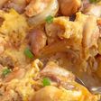 Ức gà Oyakodon