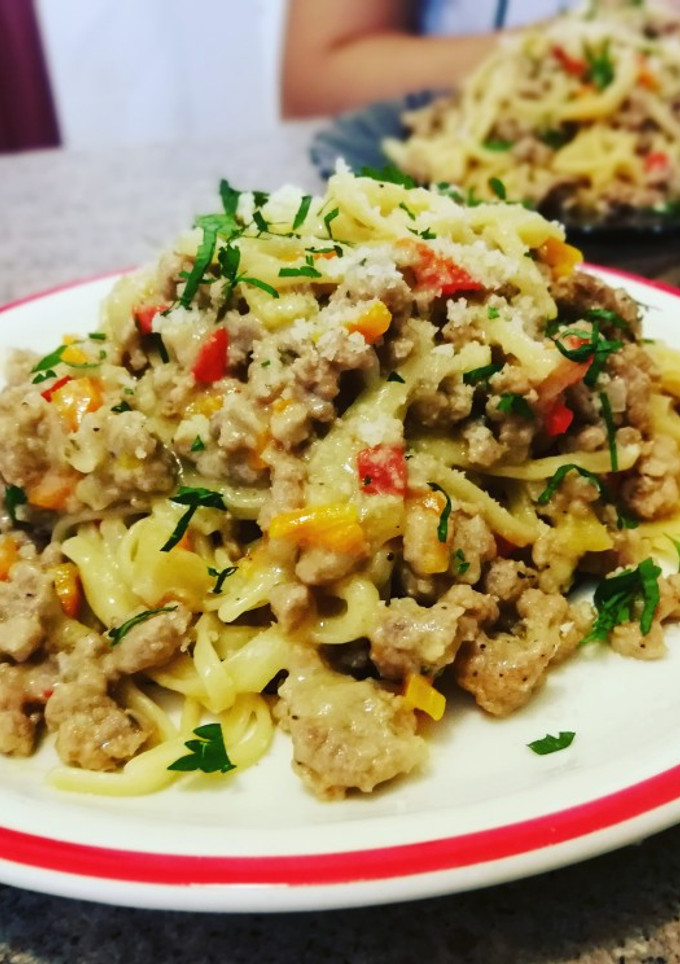 Una foto de Espagueti con carne picada en la misma sartén