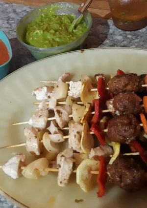 Una foto de Brochette de verdura y pollo