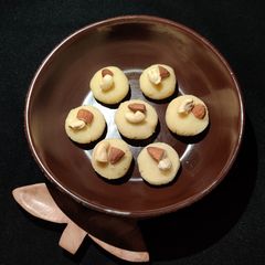 A picture of Chena sooji peda.