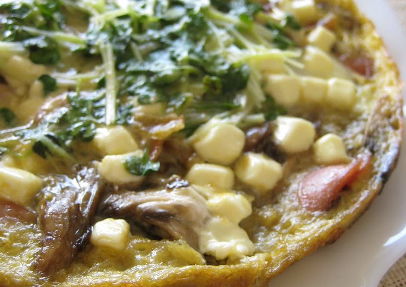 Maitake Mushroom and Sausage Cheese Omelette