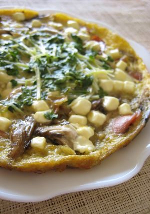 A picture of Maitake Mushroom and Sausage Cheese Omelette.