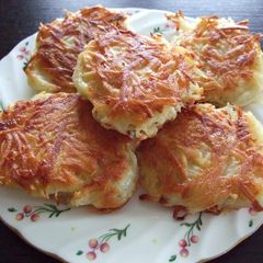 A picture of Draniki Potato Pancakes.