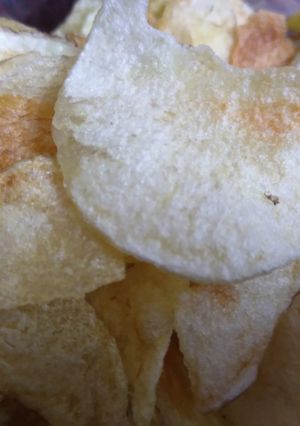 आलू के चिप्स (aloo ke chips recipe in Hindi) रेसिपी मुख्य फोटो
