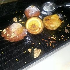 A picture of Orange Poppy seed Muffins 😍.