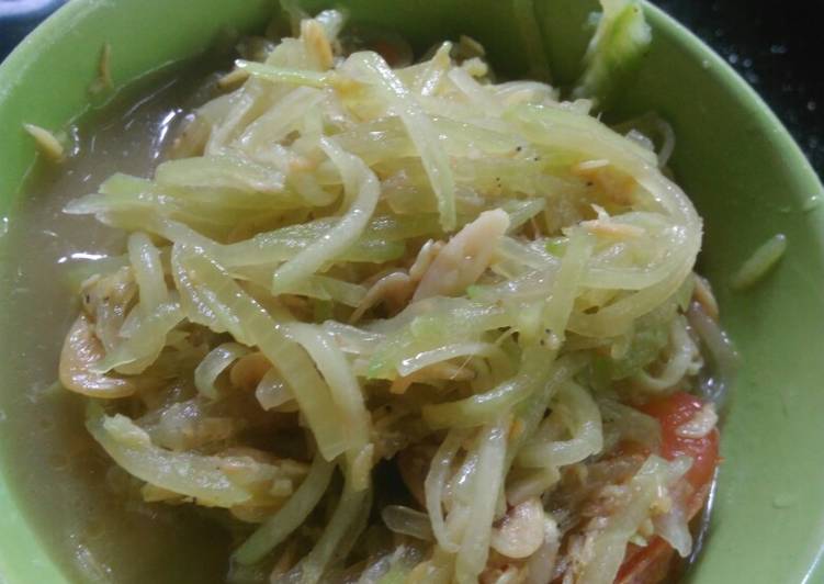 Bahan meracik Sayur Tumis Rebon dan Labu Siam yang praktis