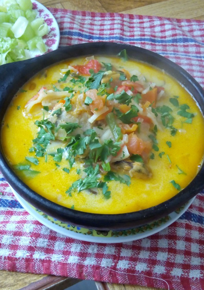 Una foto de Cazuela de mariscos y pescado