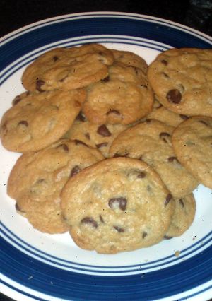 A picture of Chewy Chocolate Chip Cookies.