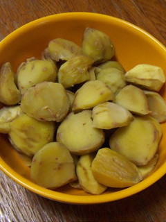 A picture of Easy Peeled Chestnuts.