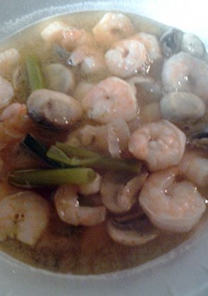 A picture of Tom Yum soup.