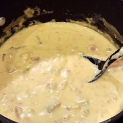 A picture of Cheesy Ham and Potato Soup.
