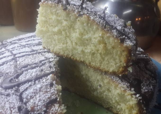 Torta económica de dulce de leche y coco (sin huevo ni manteca) Receta de  MAMUCHA SILVIA ?- Cookpad