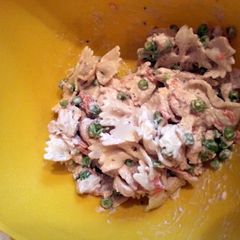 A picture of Alfredo Chicken Pasta.