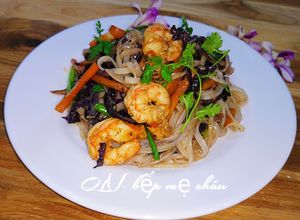 Hình của món Hủ tiếu khô xào tôm.