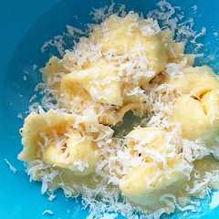 Una foto de Pasta rellena con queso Ricota y aceite de Trufa