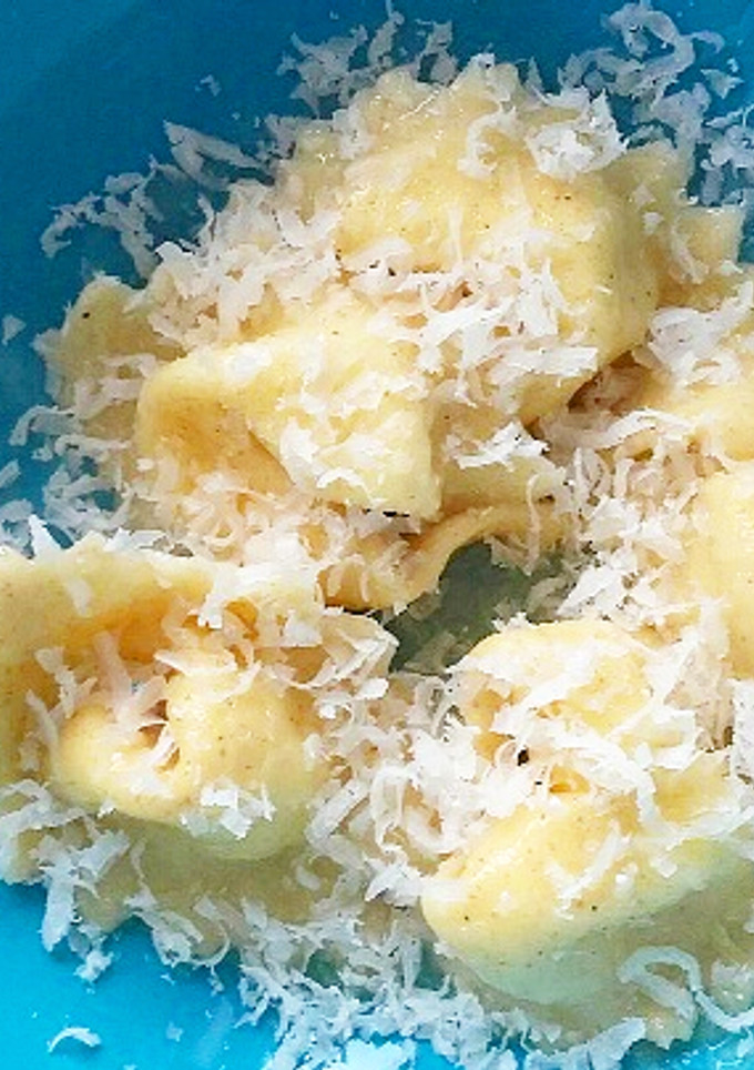 Una foto de Pasta rellena con queso Ricota y aceite de Trufa