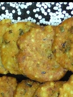 ஜவ்வரிசி வடை(javvarisi vadai recipe in tamil) செய்முறை முக்கிய புகைப்படம்