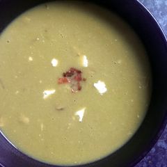 A picture of Sophie's goats cheese, bacon, pea & asparagus soup.